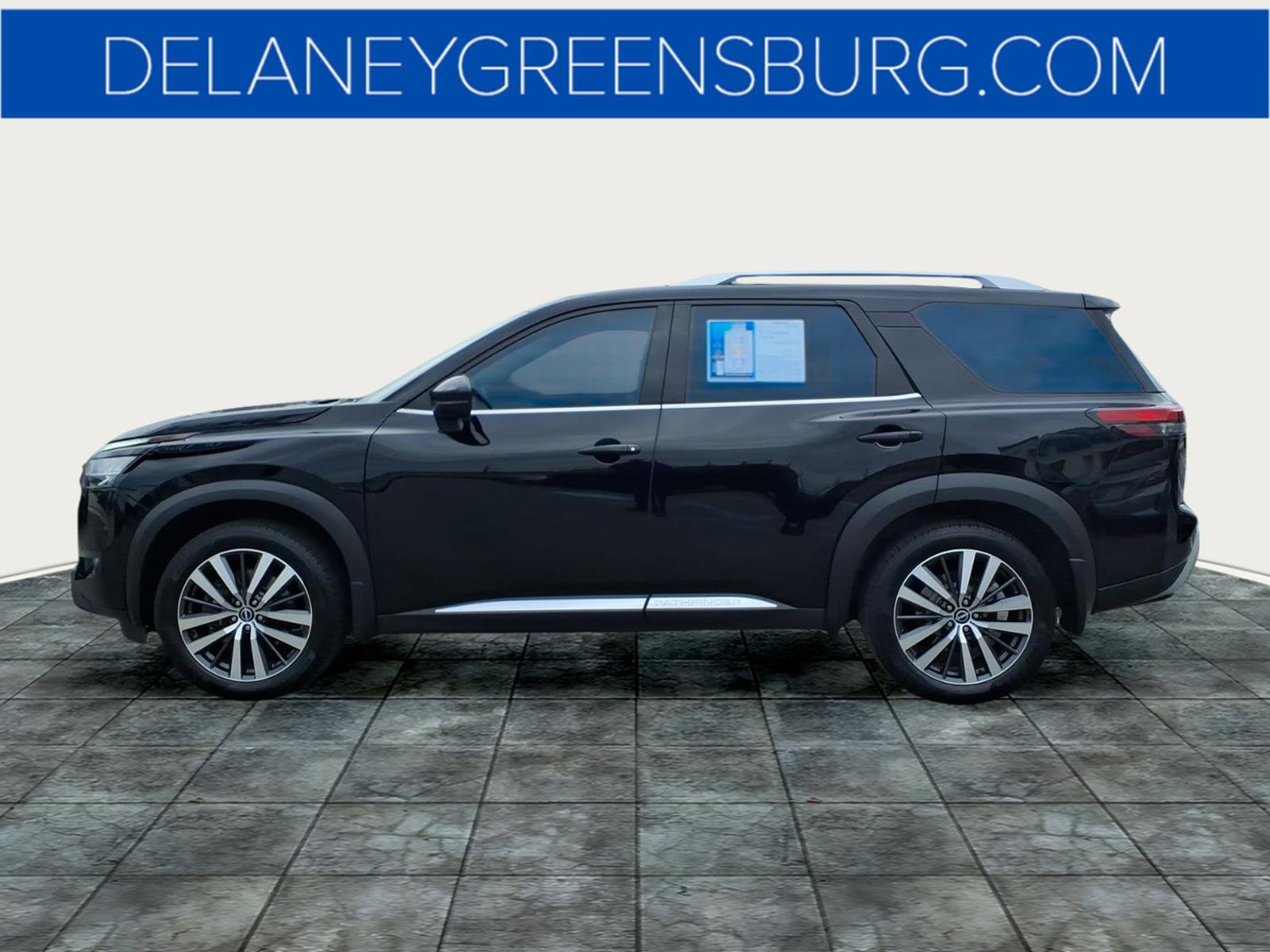 Used 2022 Nissan Pathfinder Platinum w/ Cargo Package image 6