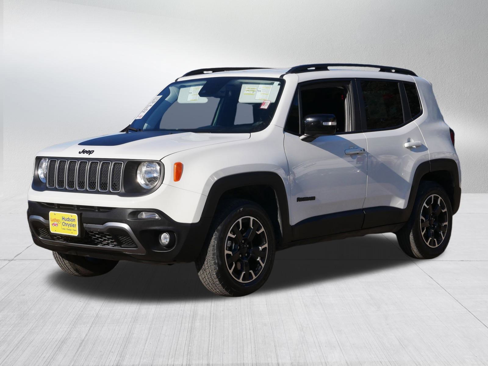Used 2023 Jeep Renegade Latitude image 3