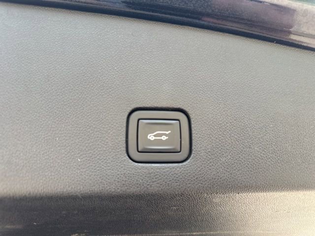 Used 2023 Cadillac XT6 Luxury image 26