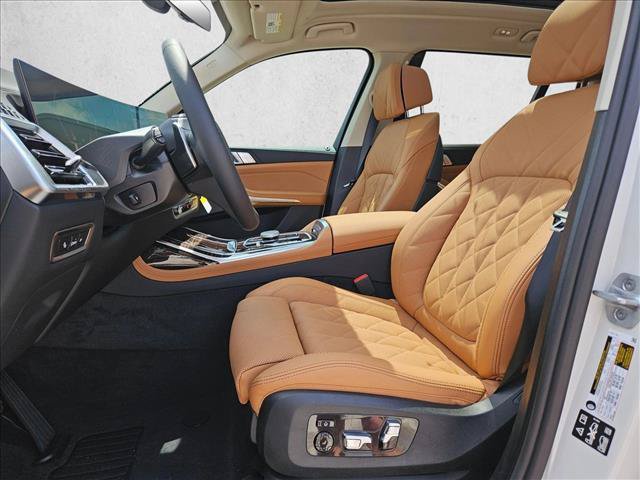 Used 2027 BMW X7 xDrive40i AWD/4WD image 4