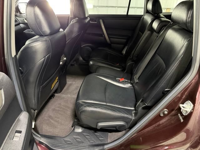 Used 2011 Toyota Highlander SE w/ Tow Pkg AWD/4WD image 8