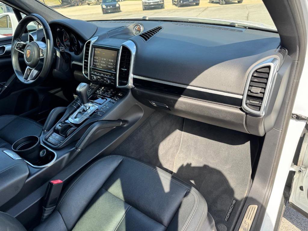 Used 2015 Porsche Cayenne S w/ Infotainment Bose Package image 29