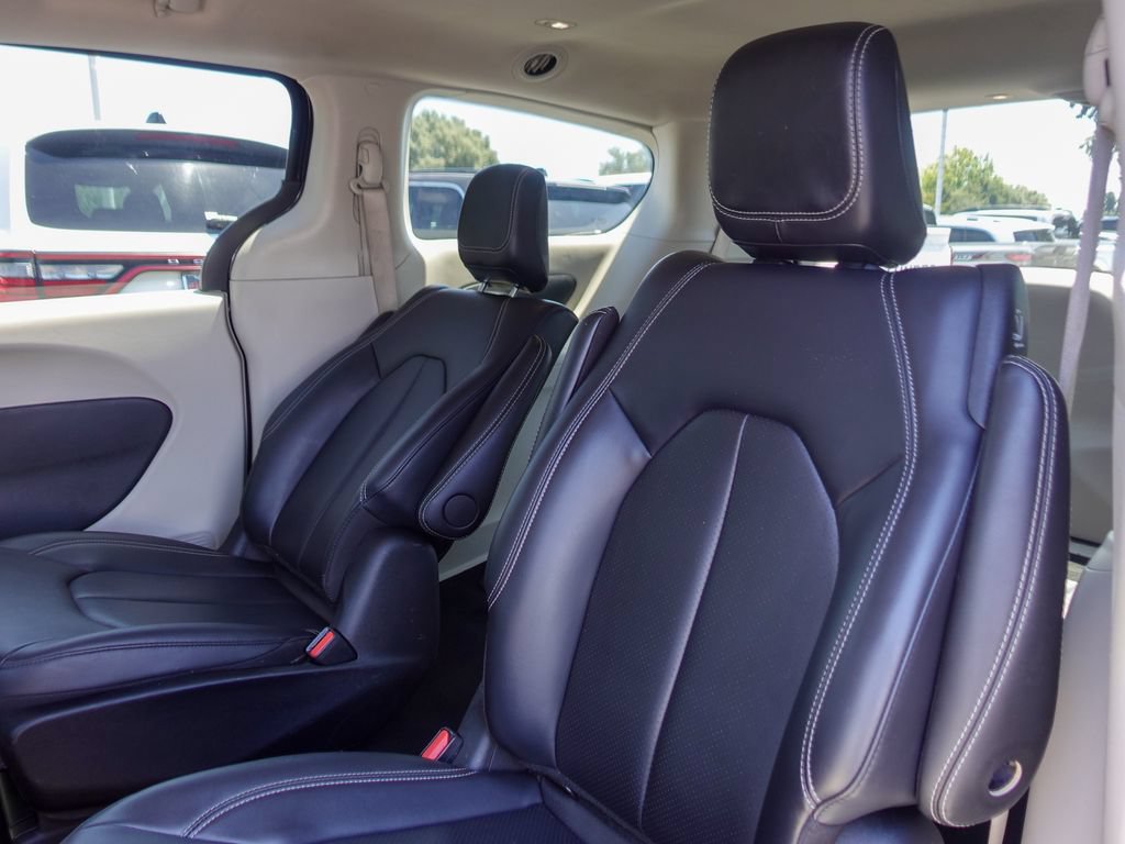 Used 2024 Chrysler Pacifica Limited FWD image 22
