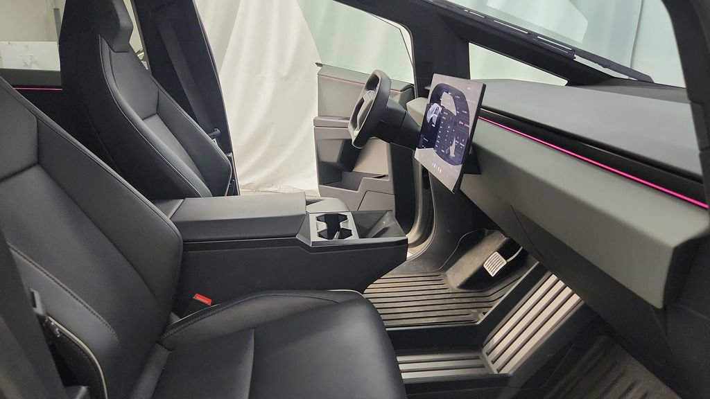 Used 2024 Tesla Cybertruck AWD Crew Cab image 22