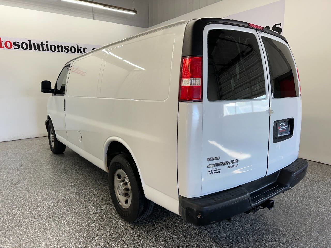 Used 2012 Chevrolet Express 3500 image 5