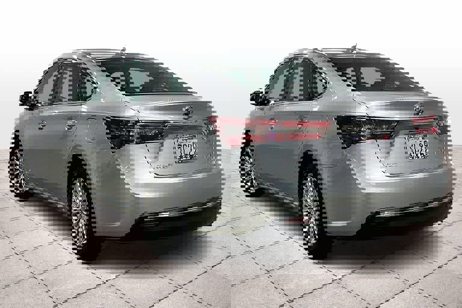 Used 2016 Toyota Avalon Limited w/ Toyota Safety Sense Package image 15