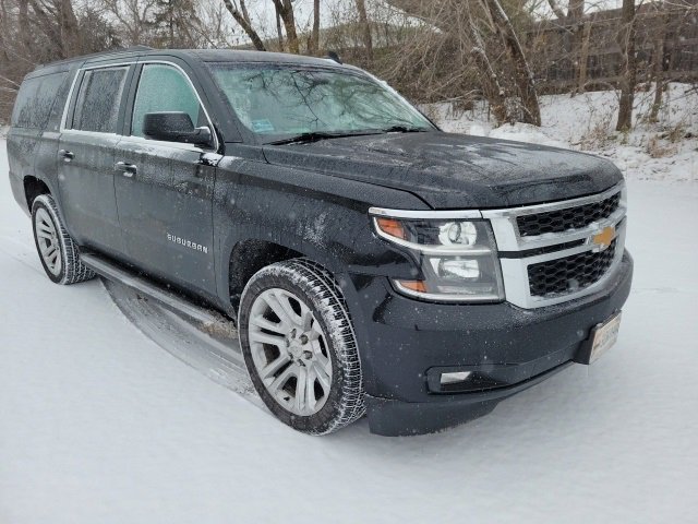 Used 2020 Chevrolet Suburban LT w/ Luxury Package image 7