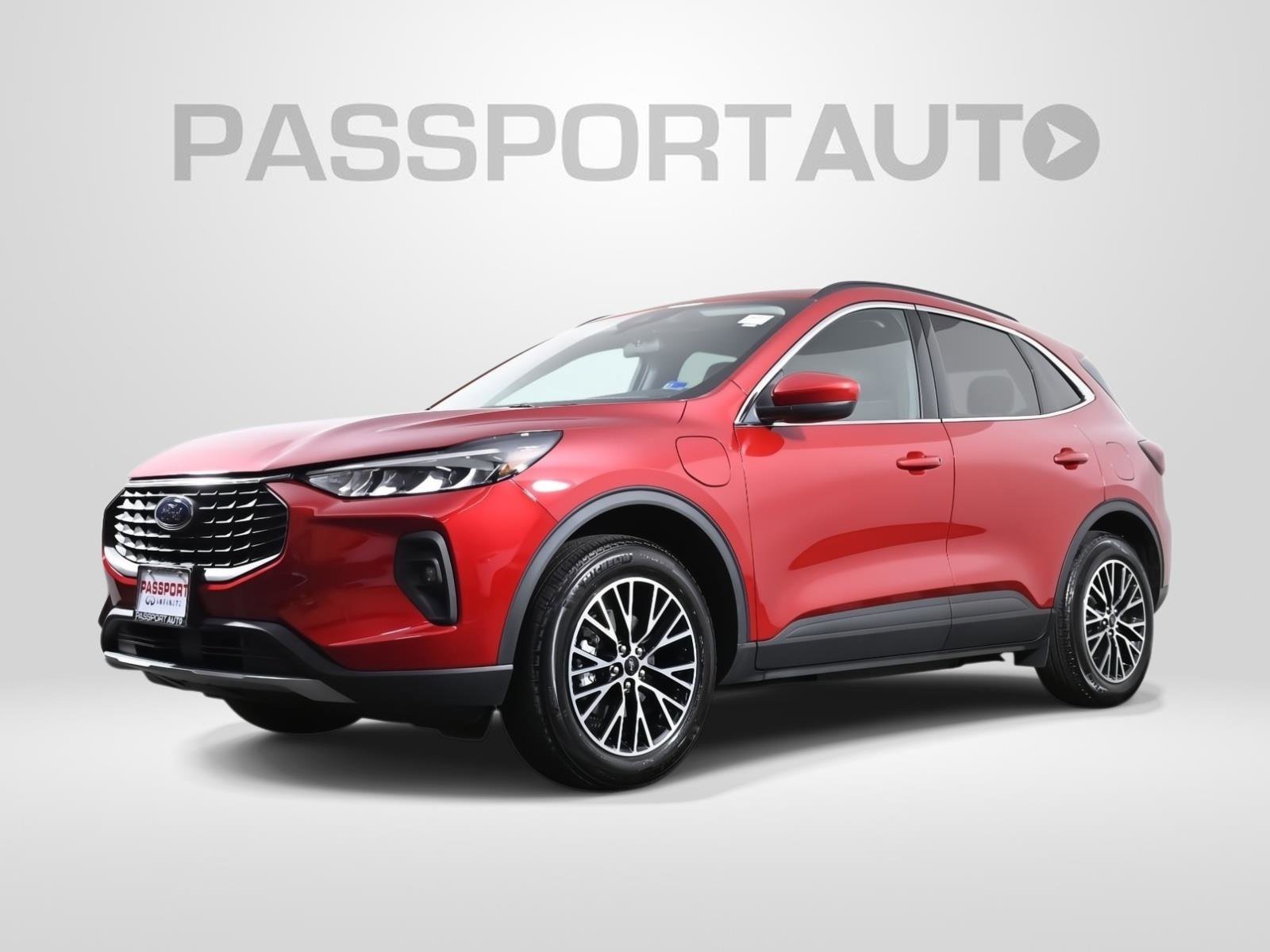 Used 2025 Ford Escape SE image 1