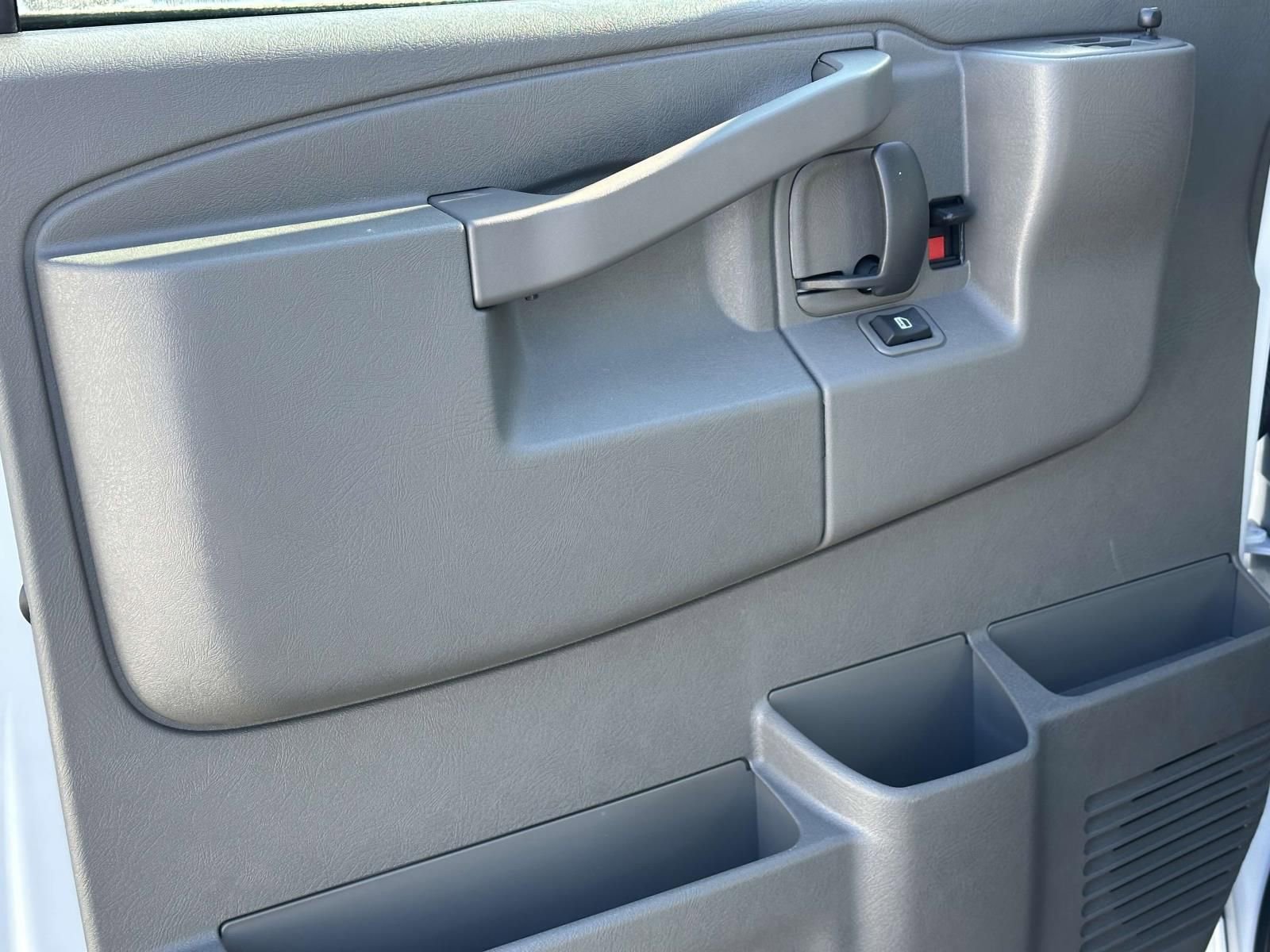 New 2025 Chevrolet Express 3500 w/ Driver Convenience Package image 15