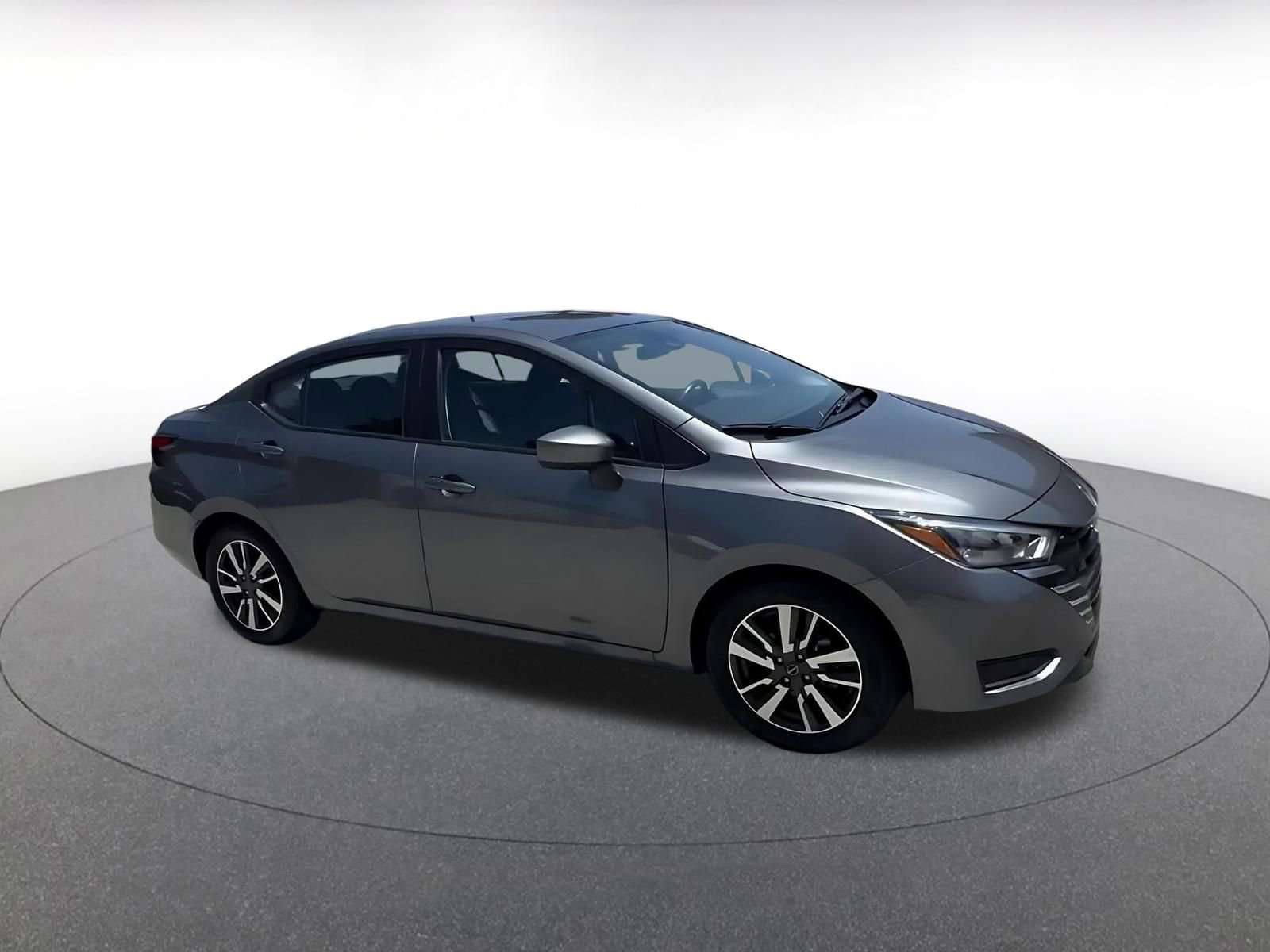 Used 2025 Nissan Versa SV FWD image 2