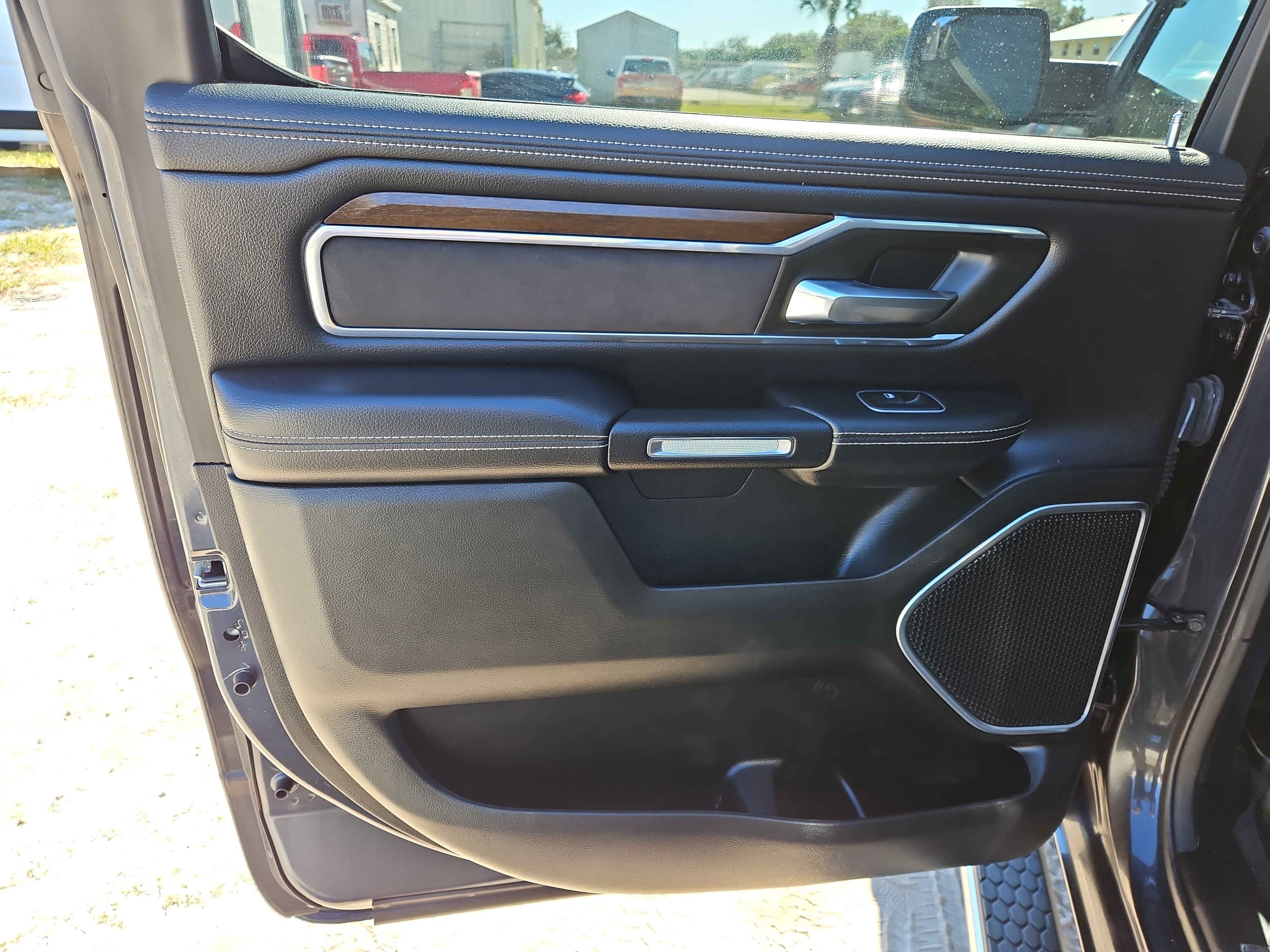 Used 2021 RAM 1500 Laramie image 11