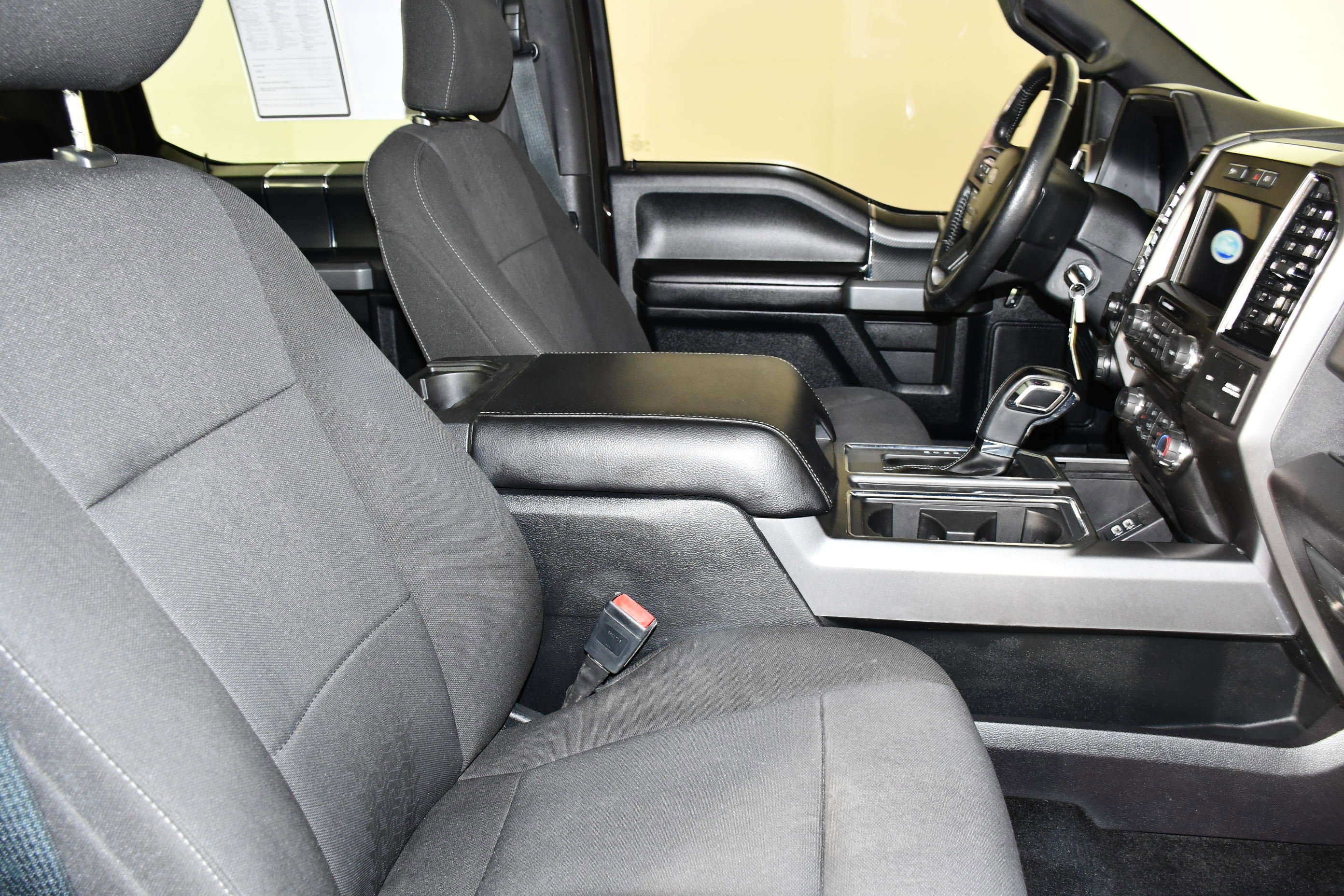 Used 2018 Ford F150 XLT w/ Equipment Group 302A Luxury AWD/4WD image 46