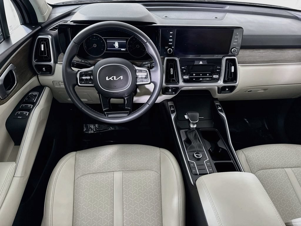 Used 2023 Kia Sorento S AWD/4WD image 4