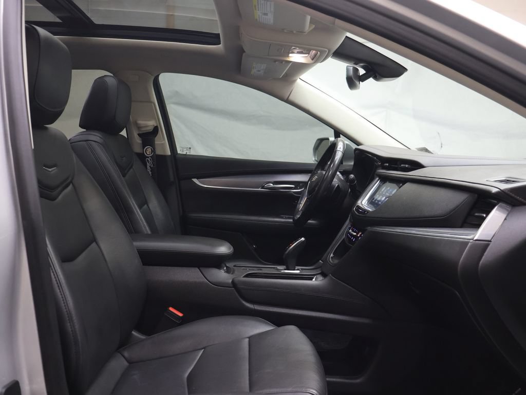 Used 2019 Cadillac XT5 Premium Luxury FWD image 9