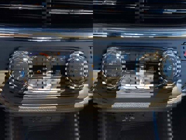 Used 2025 Buick Envista Preferred w/ Advanced Safety Package image 29