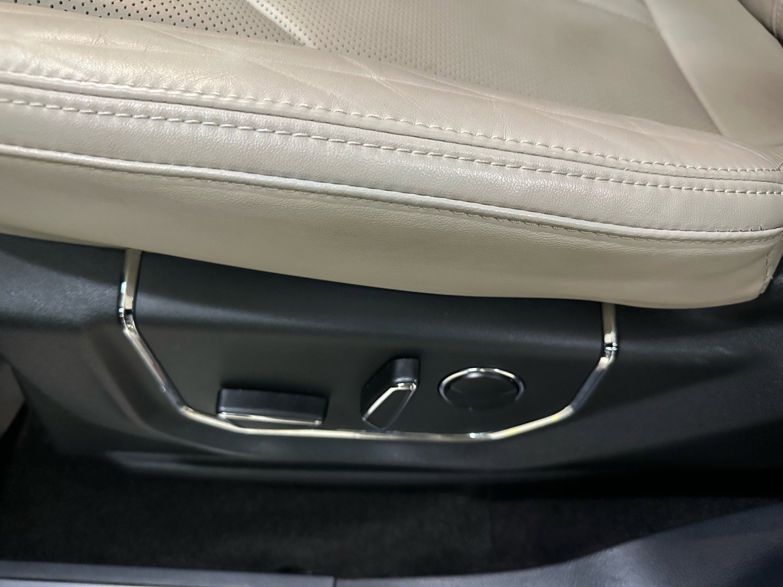 Certified 2023 Ford Expedition Platinum image 34