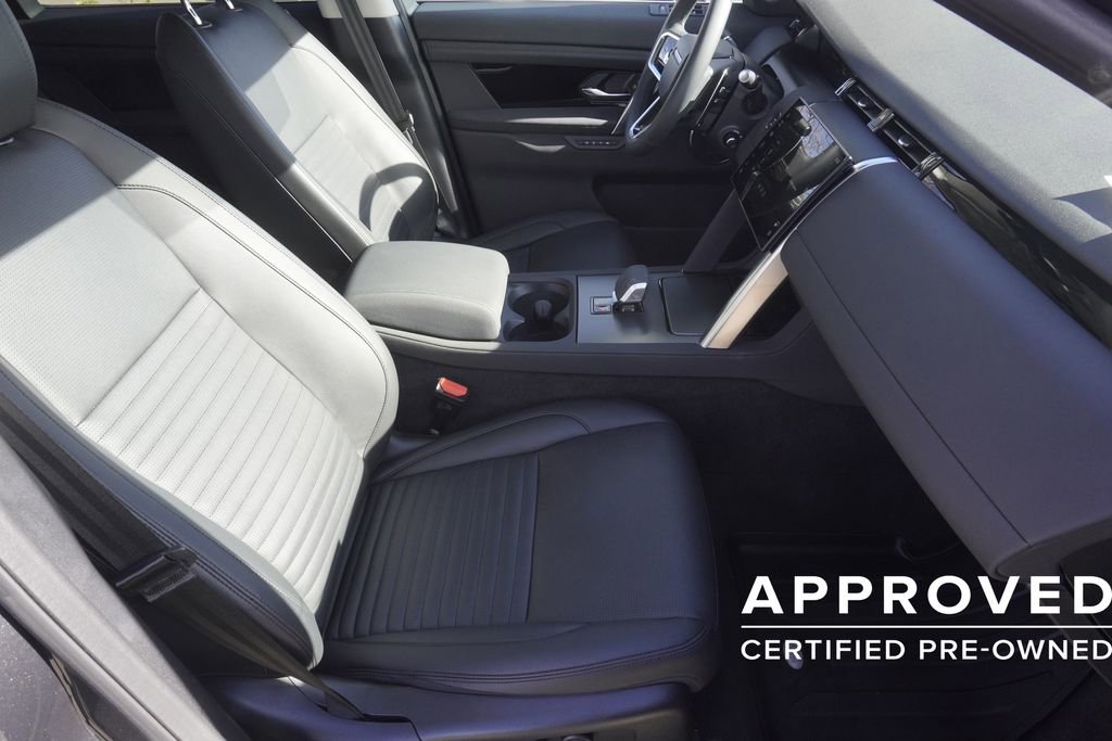 Used 2025 Land Rover Discovery Sport S image 23