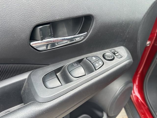 Used 2021 Nissan Kicks SV FWD image 4