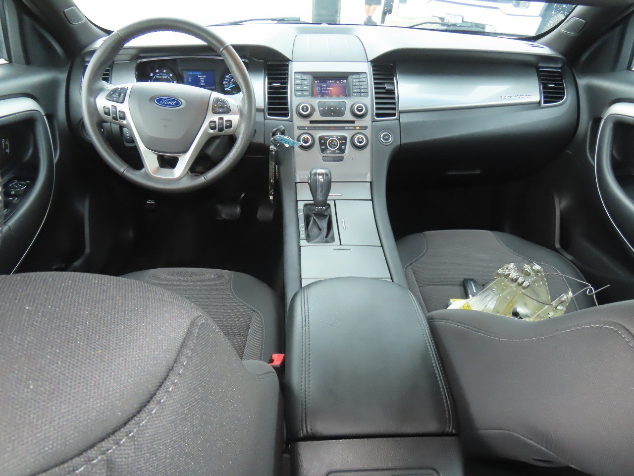 Used 2017 Ford Taurus SEL FWD image 22