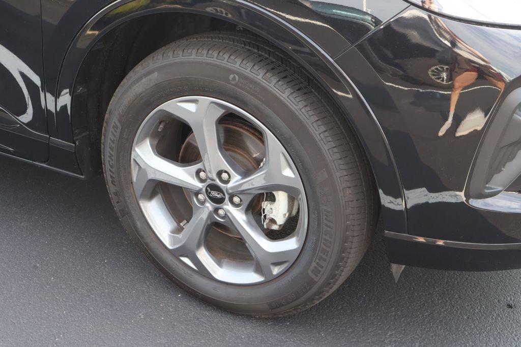 Used 2024 Ford Escape ST-Line w/ Tech Pack #1 AWD/4WD image 7