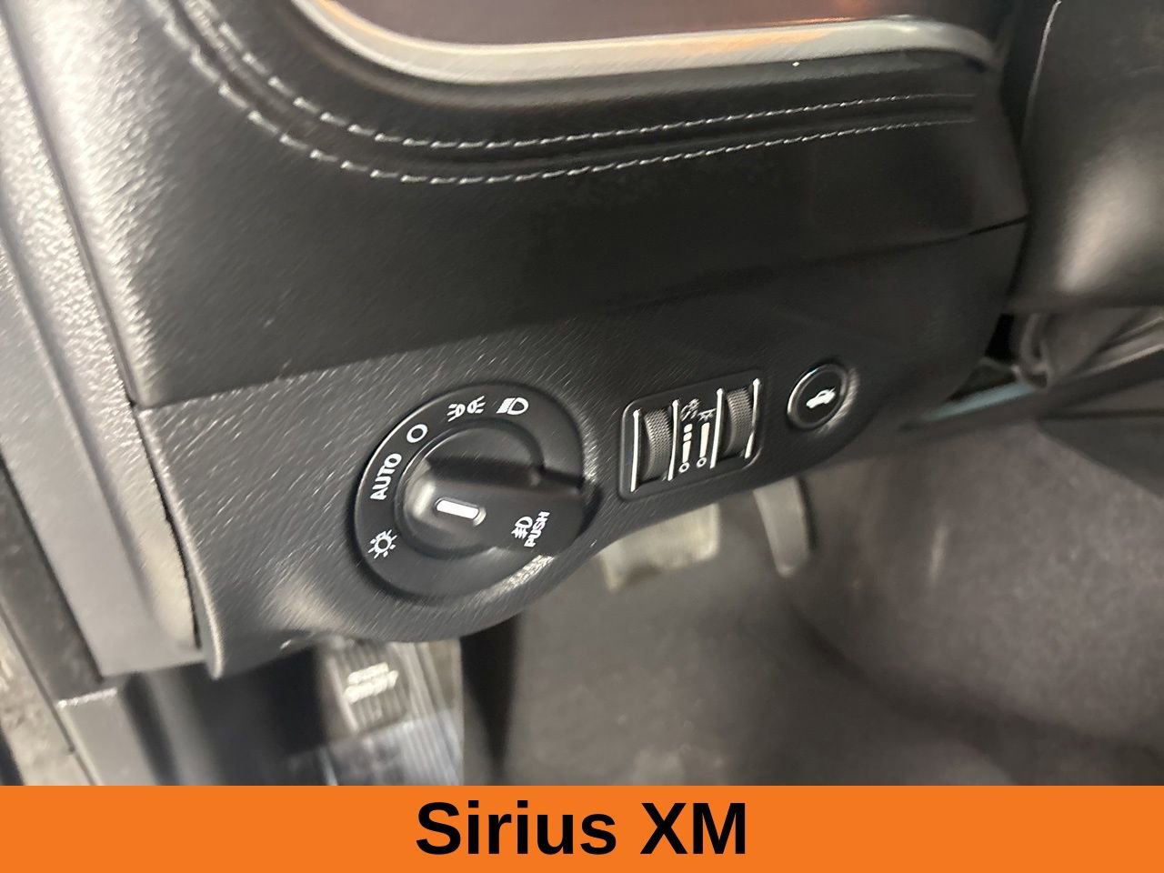 Used 2022 Dodge Charger SXT w/ Plus Group image 10