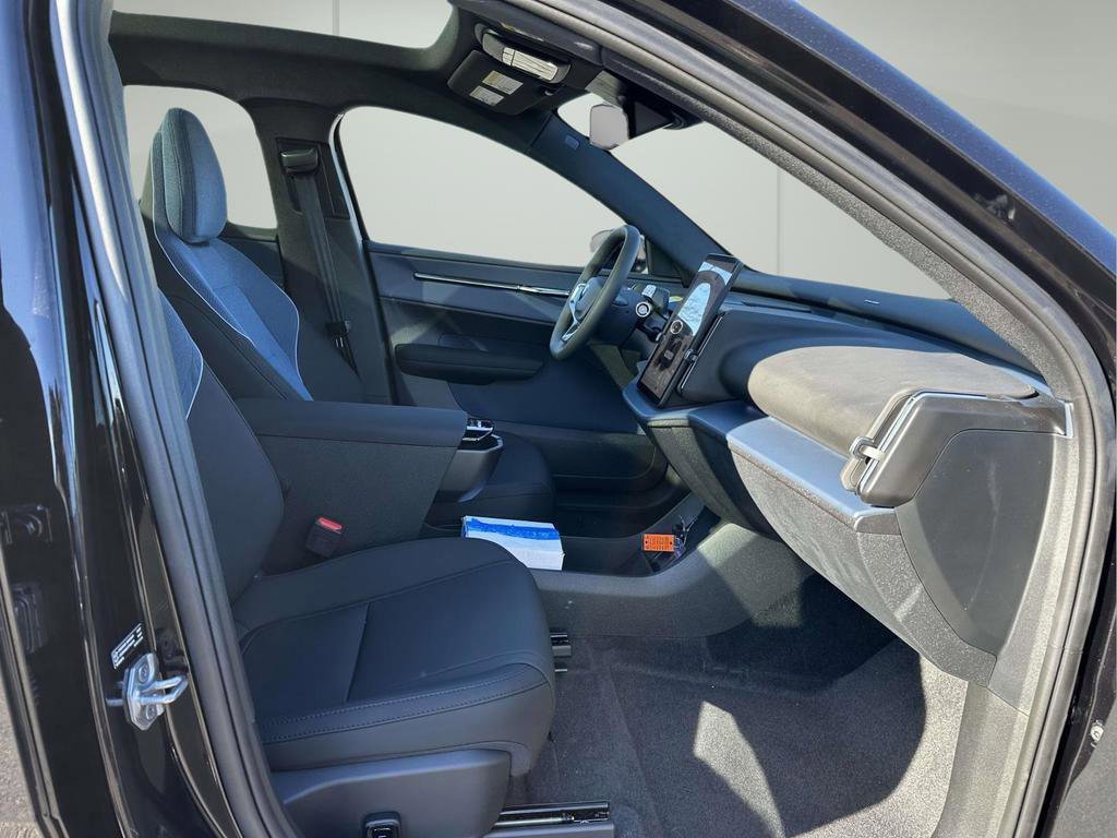 New 2026 Volvo EX30 Plus w/ Protection Package Premier image 10