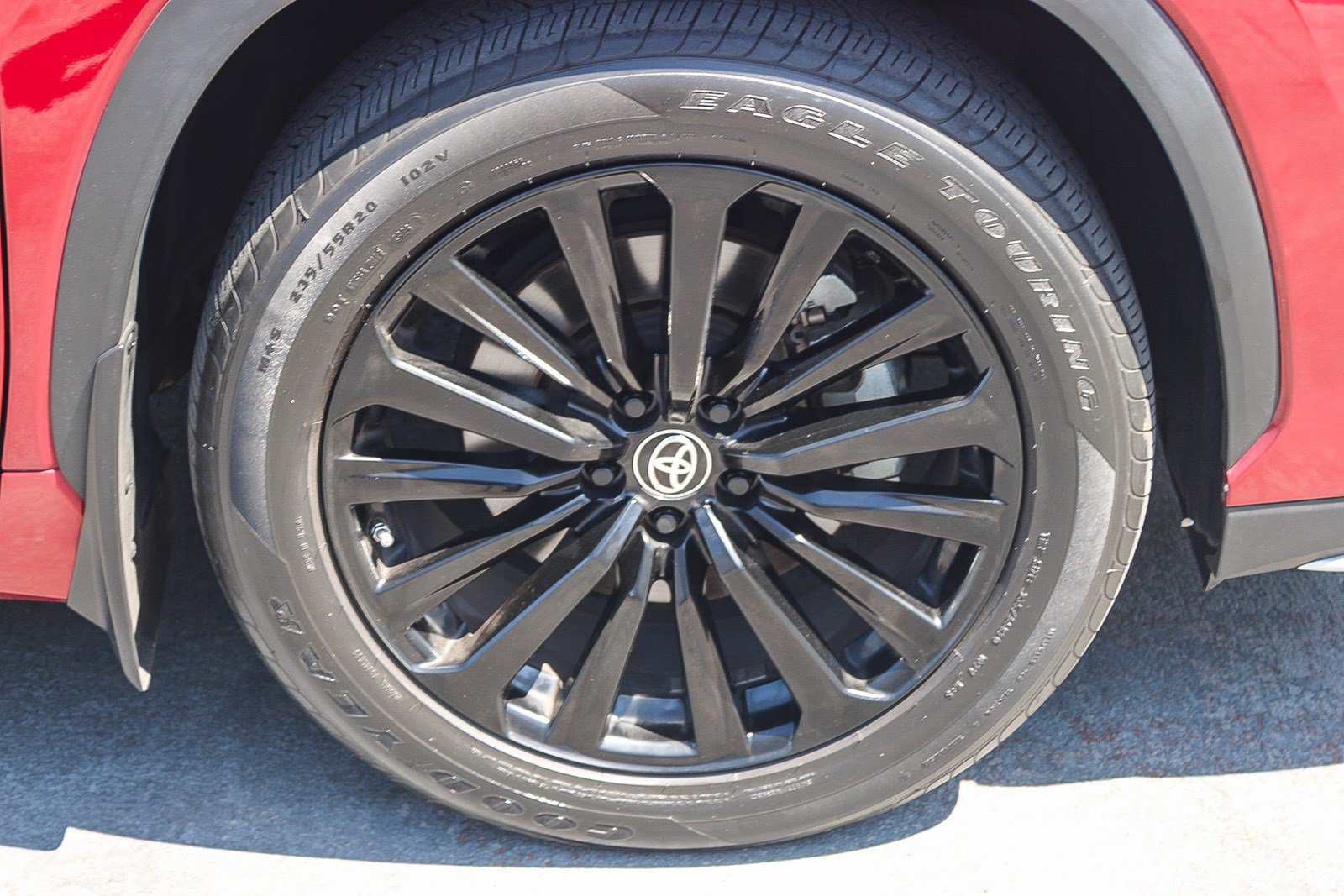 Used 2024 Toyota Highlander XSE FWD image 11