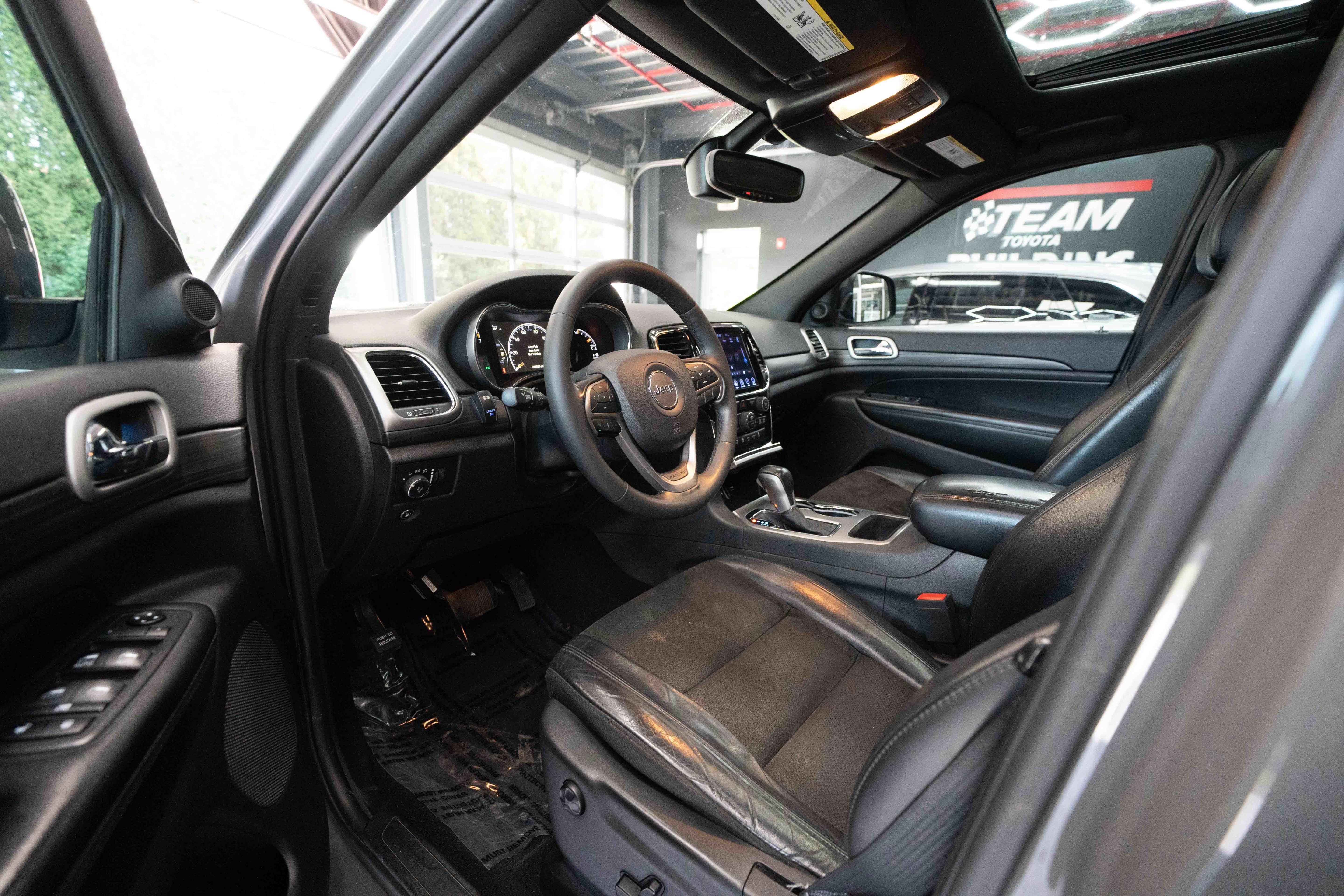 Used 2019 Jeep Grand Cherokee Altitude AWD/4WD image 8