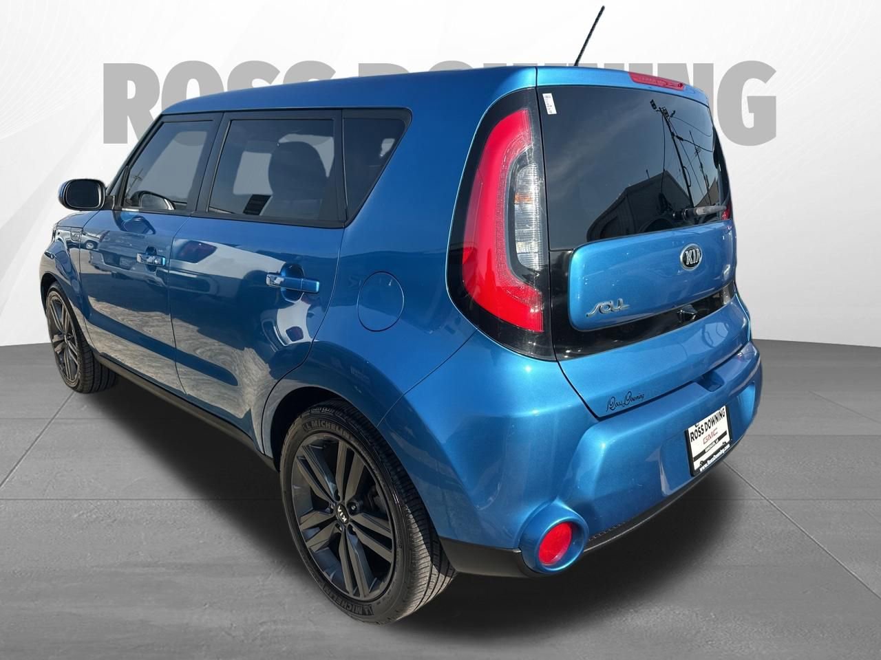 Used 2015 Kia Soul + w/ Audio Package FWD image 6