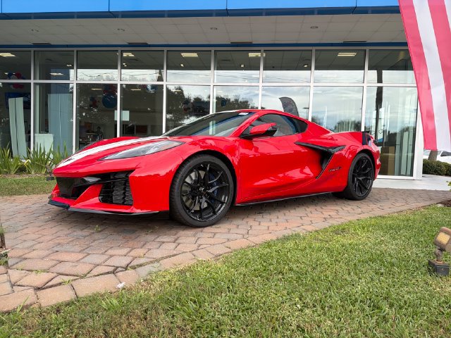 New 2027 Chevrolet Corvette Grand Sport w/ Z52 Sport Performance Package RWD image 2