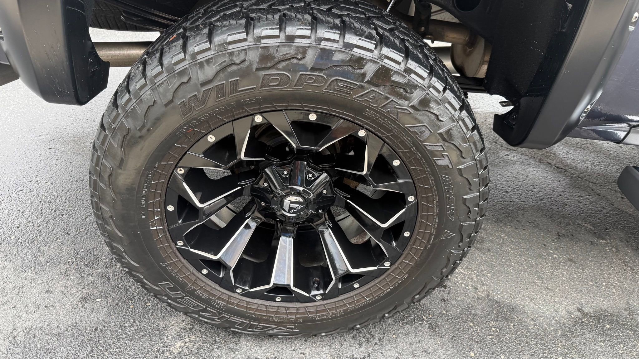 Used 2018 Chevrolet Silverado 1500 LTZ Z71 w/ Centennial Edition AWD/4WD image 27