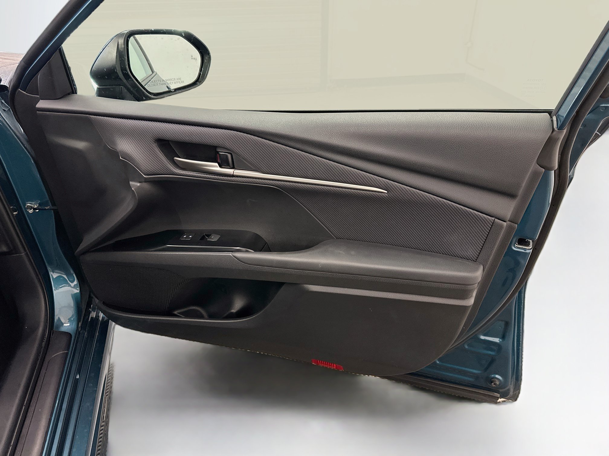 Used 2025 Toyota Camry SE FWD image 33
