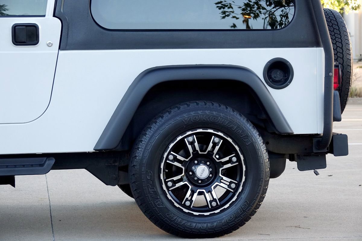 Used 2006 Jeep Wrangler Unlimited w/ Premium Audio Group image 23