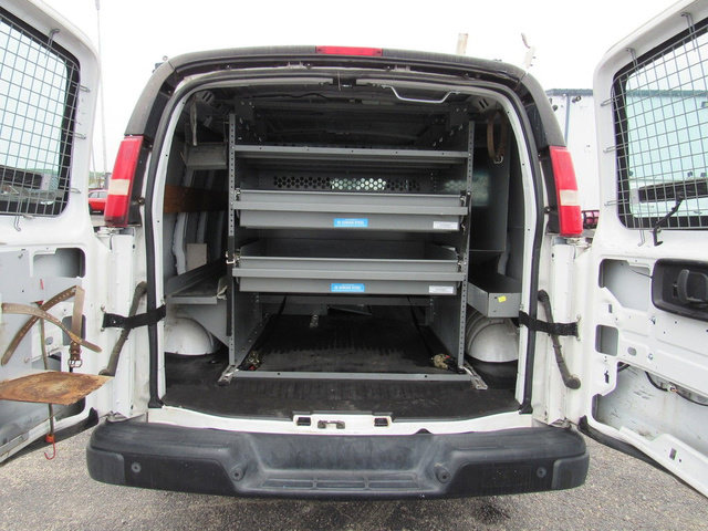 Used 2018 Chevrolet Express 2500 w/ Driver Convenience Package RWD image 21