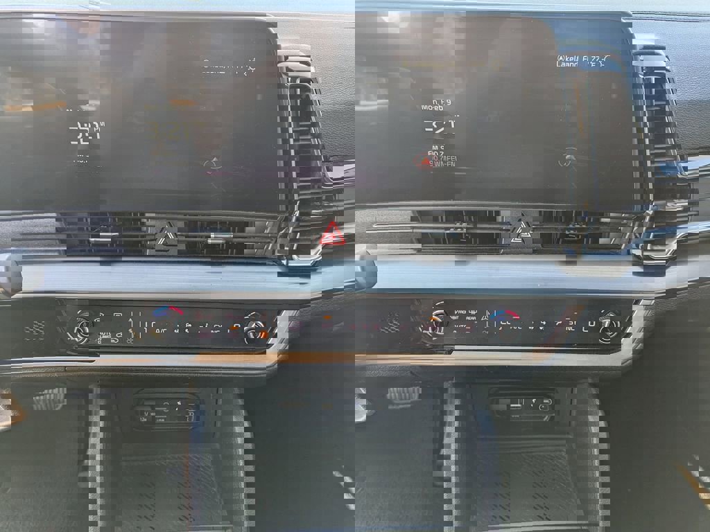 Certified 2023 Kia Sportage EX image 18