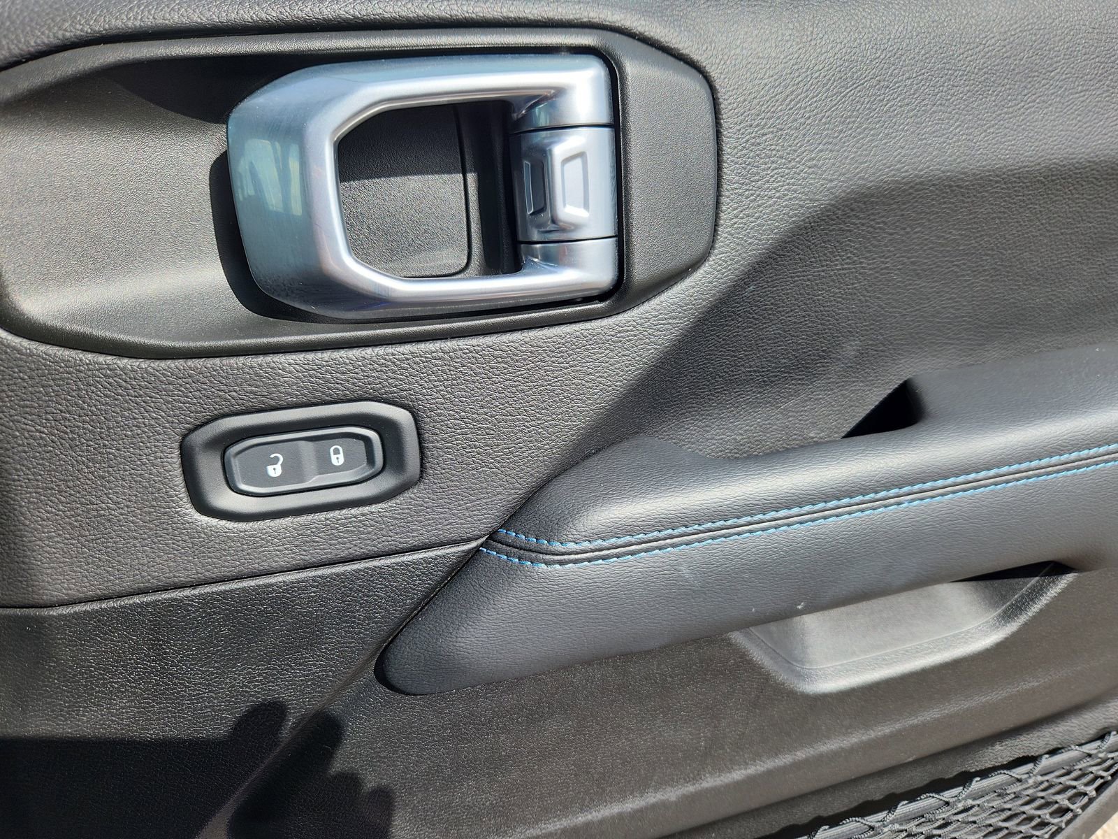 Used 2023 Jeep Wrangler Unlimited Rubicon 4xe w/ Cold Weather Group image 15