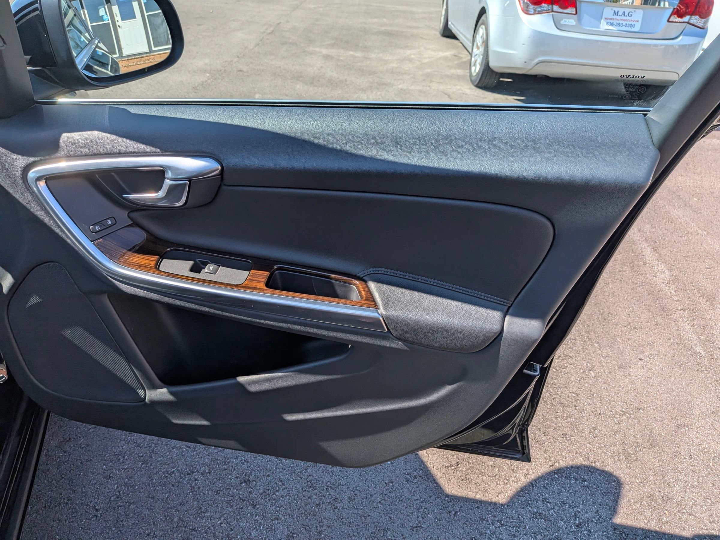 Used 2015 Volvo S60 T5 Platinum FWD image 39
