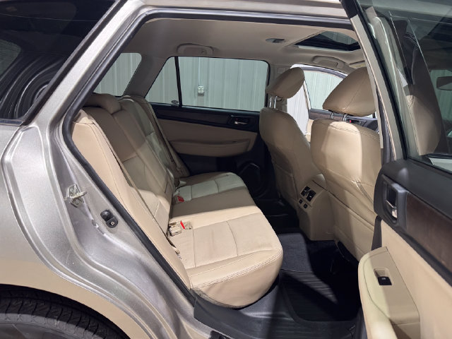 Used 2017 Subaru Outback 2.5i Limited AWD/4WD image 25
