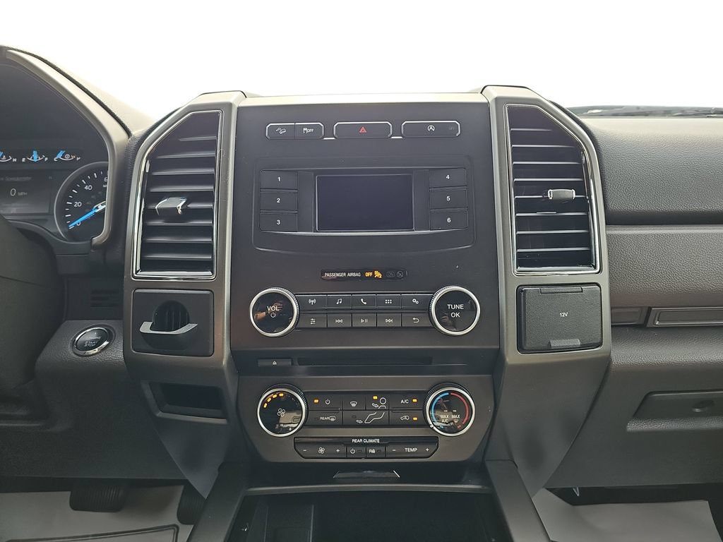 Used 2018 Ford Expedition XLT w/ Equipment Group 201A AWD/4WD image 20