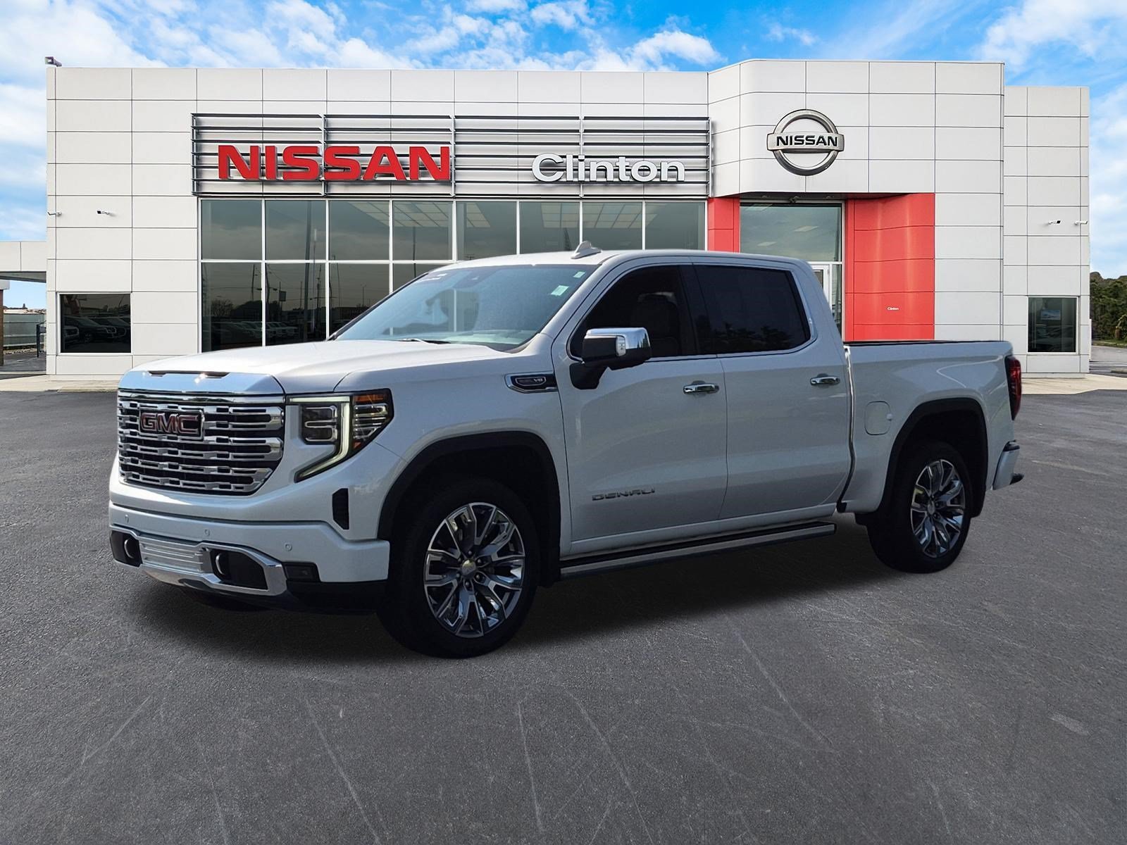 Used 2023 GMC Sierra 1500 Denali AWD/4WD image 7