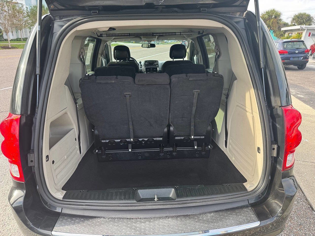 Used 2013 Dodge Grand Caravan American Value Package w/ UConnect Hands-Free Group FWD image 10