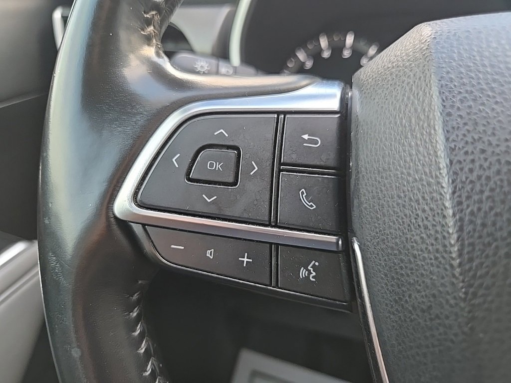 Used 2021 Toyota Highlander XLE image 41