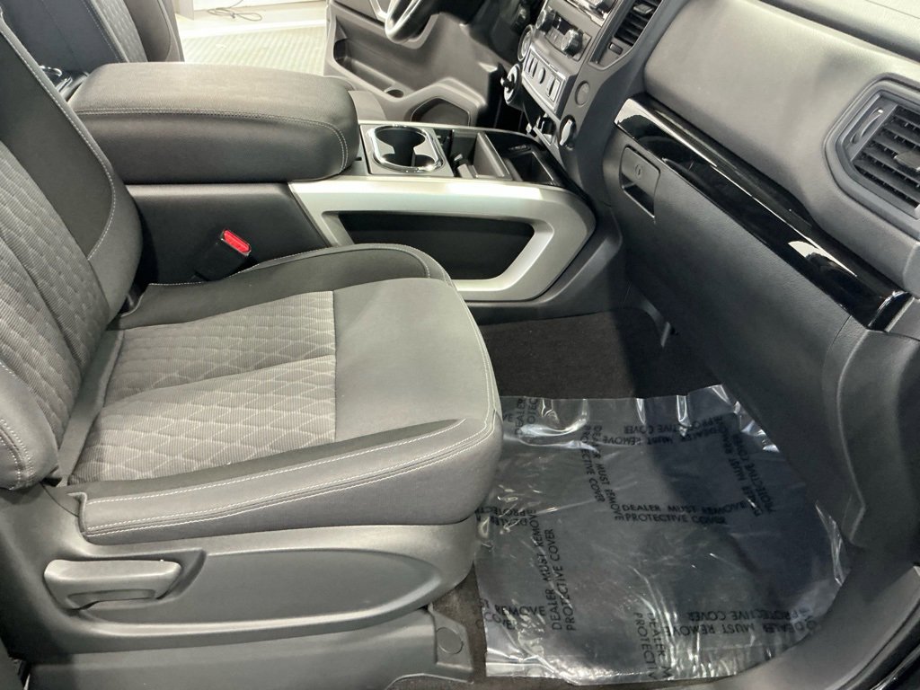 Used 2024 Nissan Titan SV w/ SV Convenience Package image 24