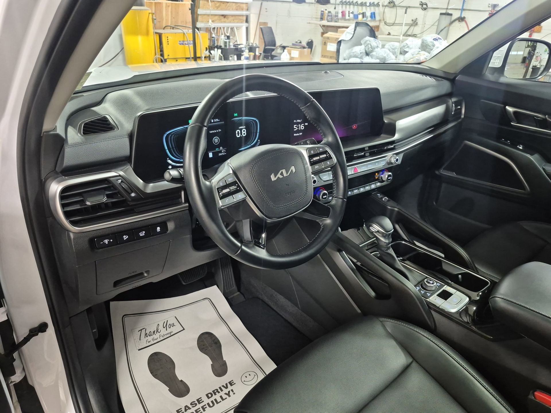 Used 2025 Kia Telluride S AWD/4WD image 11