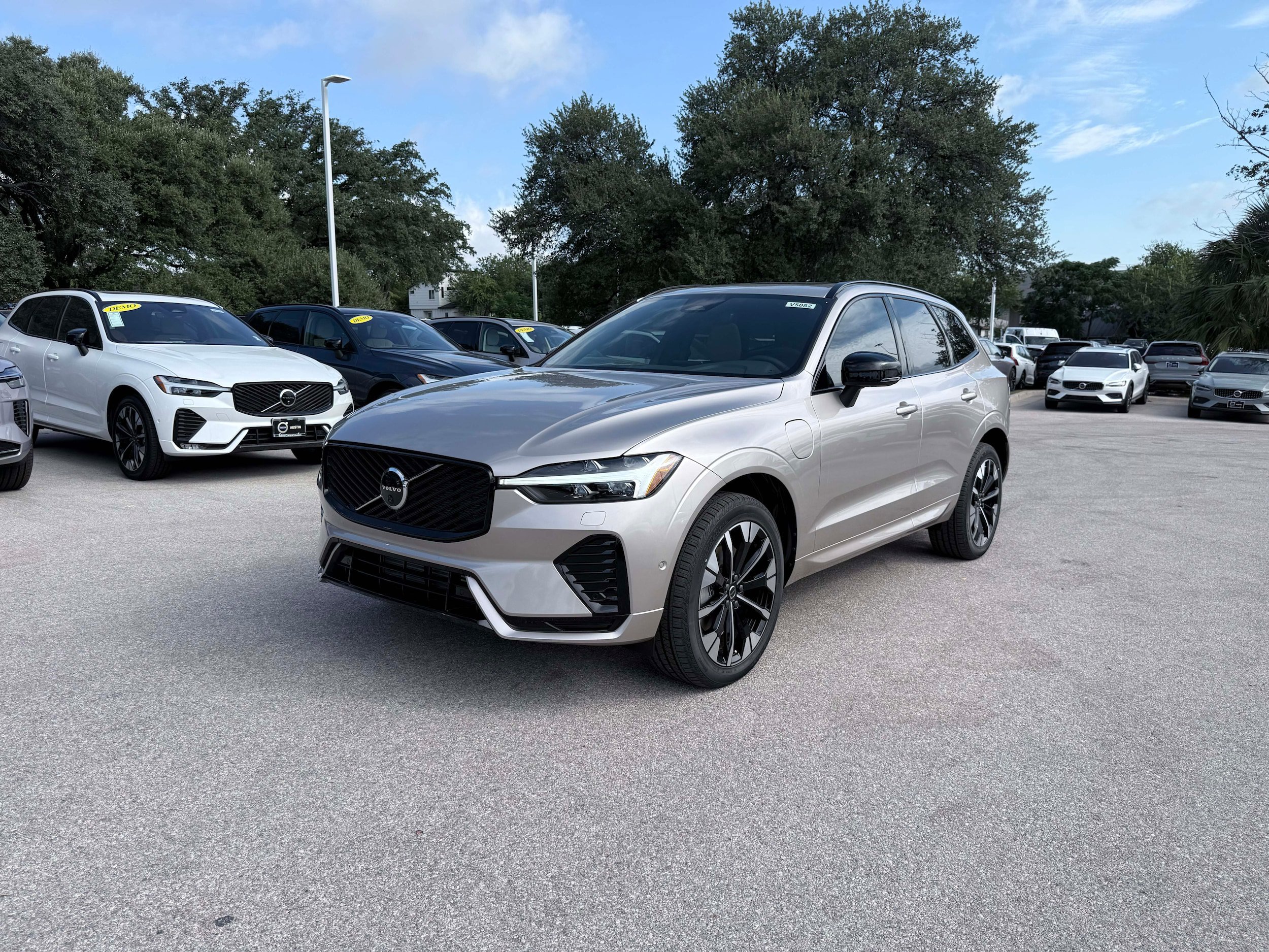 New 2026 Volvo XC60 T8 Plus w/ Protection Package Premier AWD/4WD image 1