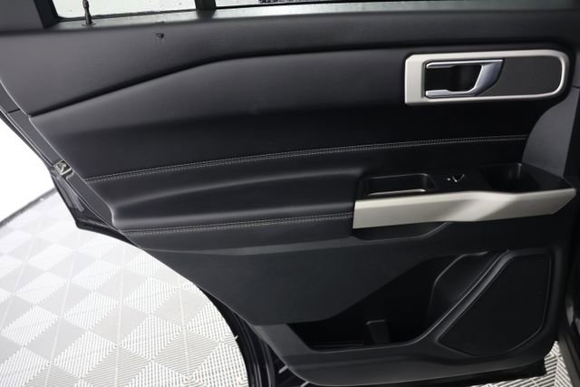 Used 2021 Ford Explorer XLT image 27