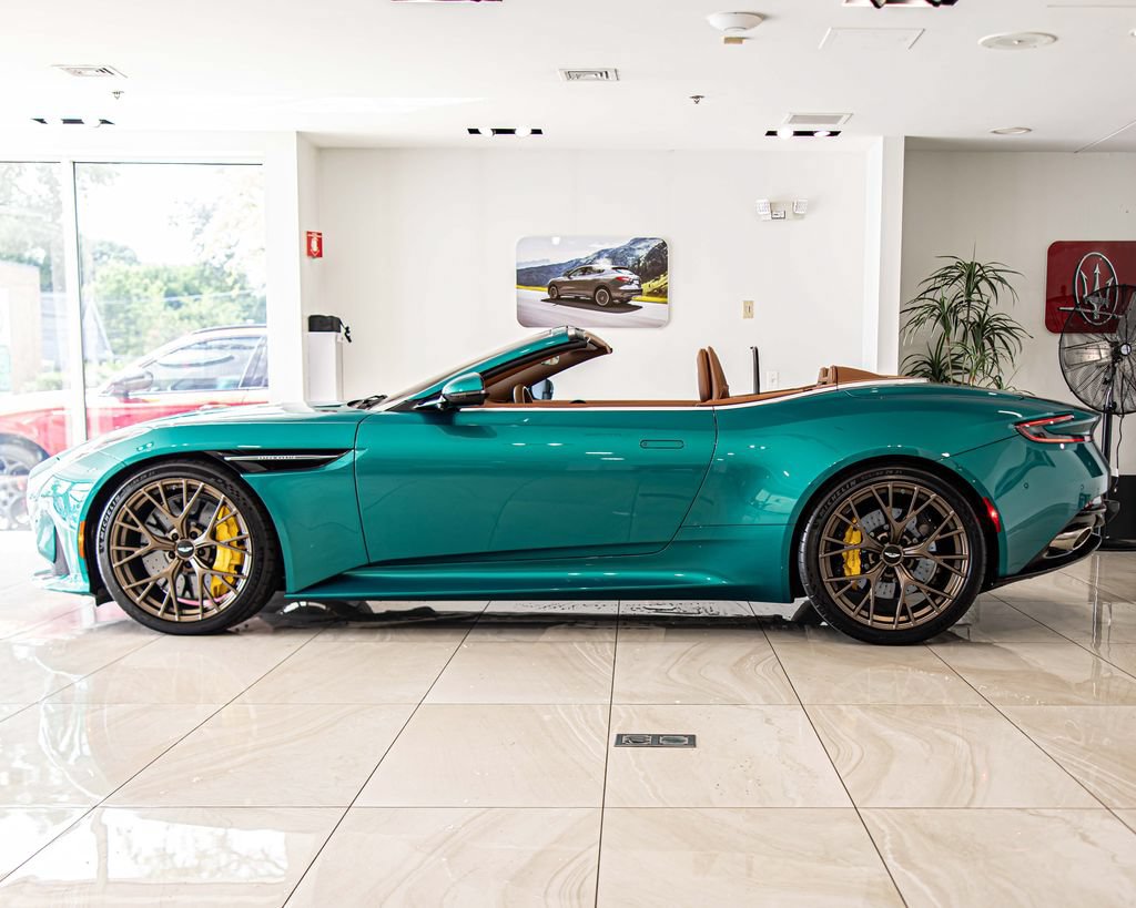 Used 2025 Aston Martin DB12 Convertible RWD image 6