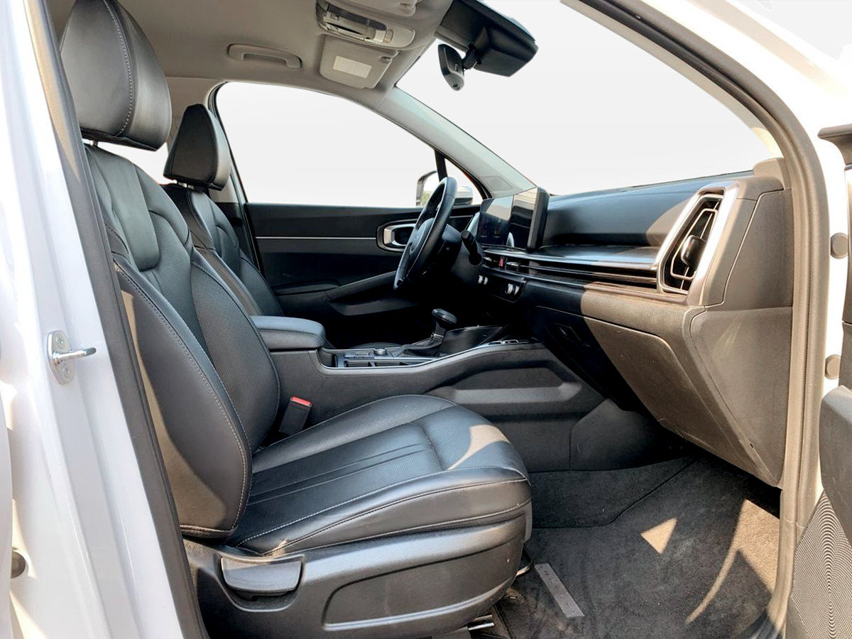 Used 2025 Kia Sorento EX AWD/4WD image 28