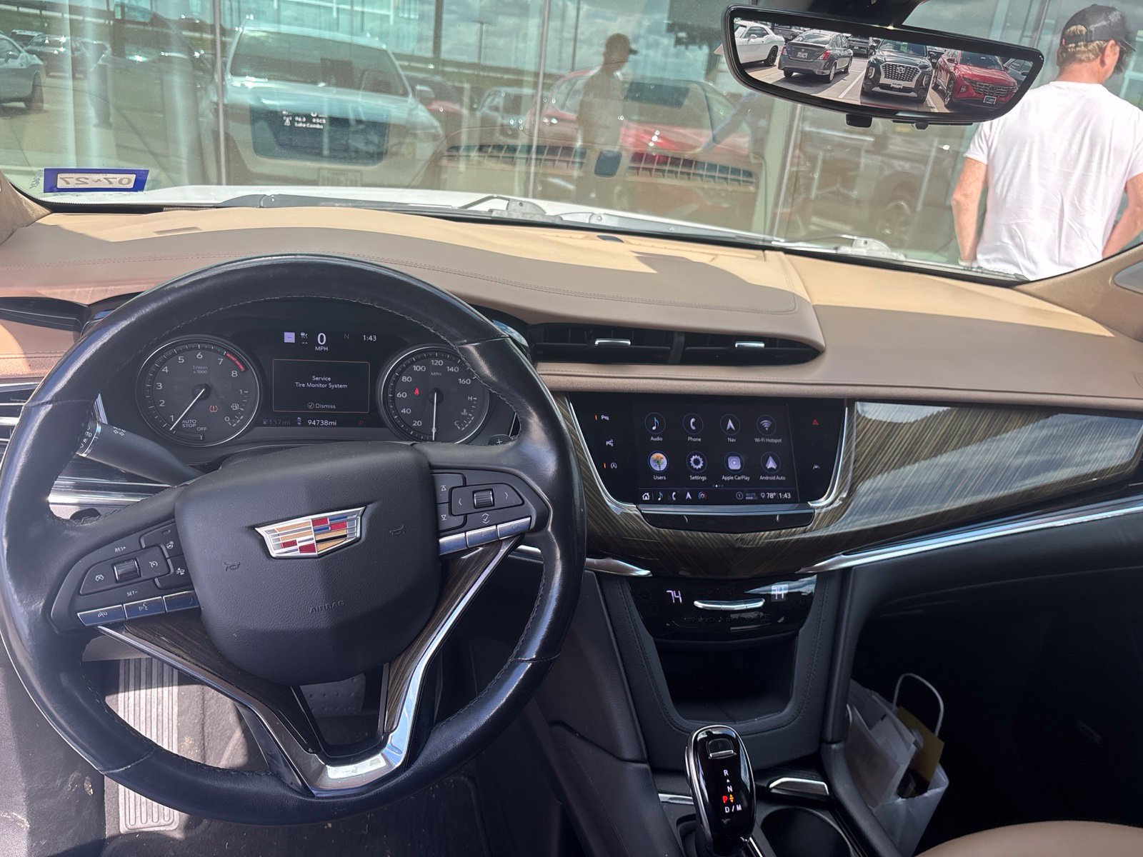 Used 2020 Cadillac XT6 Premium Luxury w/ Platinum Package FWD image 3