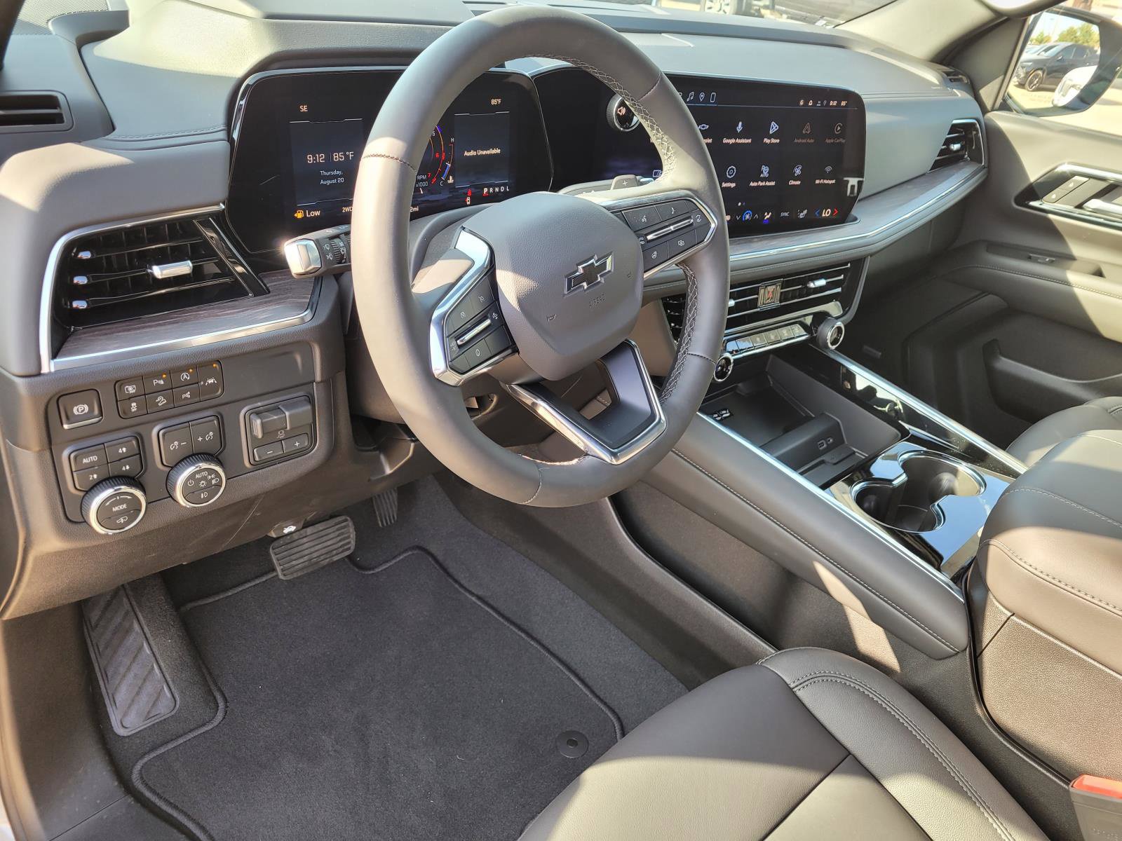 New 2026 Chevrolet Suburban Z71 w/ Z71 Off-Road Package AWD/4WD image 18
